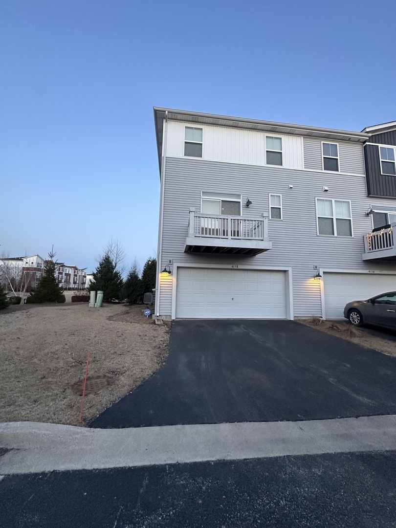 4158 Irving Road, Aurora, IL 60504