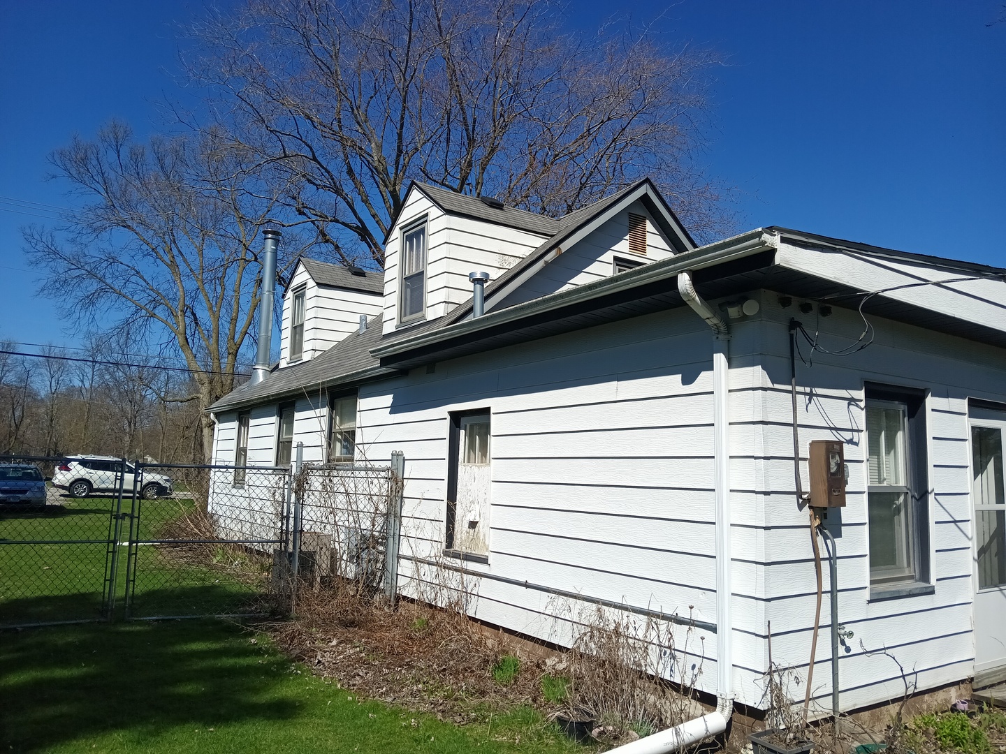 9867 W 17th Street, Zion, IL 60099