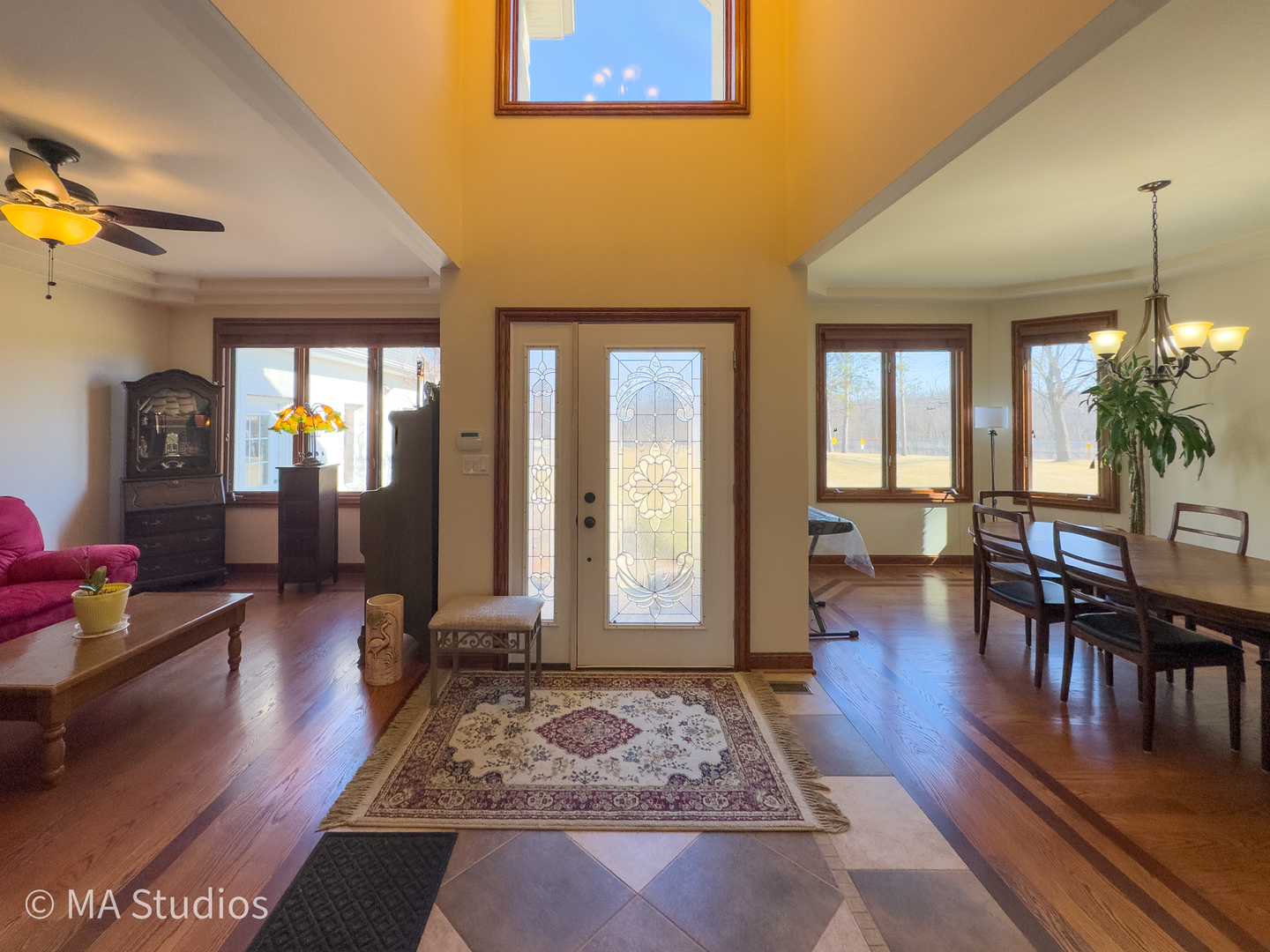 9030 Elm Avenue, Burr Ridge, IL 60527