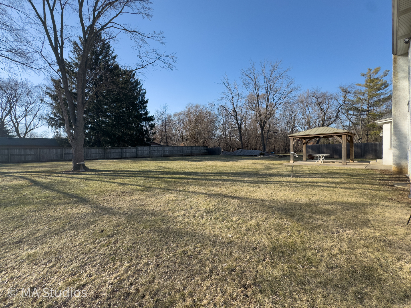 9030 Elm Avenue, Burr Ridge, IL 60527