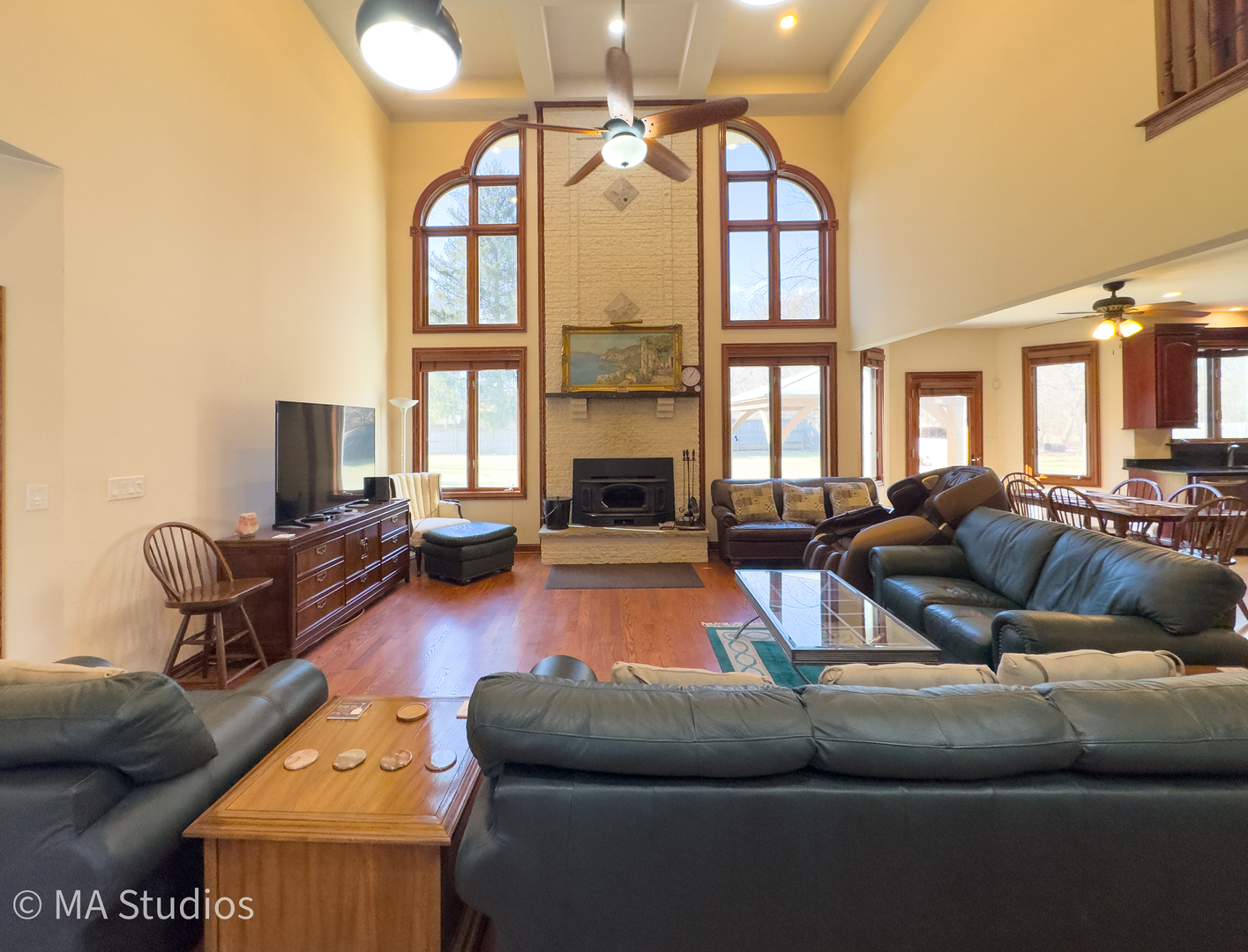 9030 Elm Avenue, Burr Ridge, IL 60527