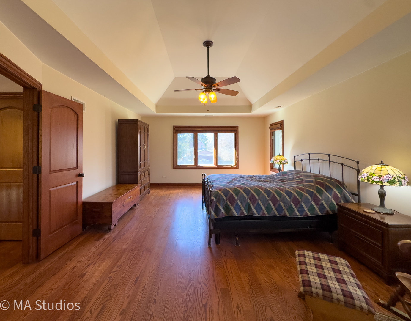 9030 Elm Avenue, Burr Ridge, IL 60527