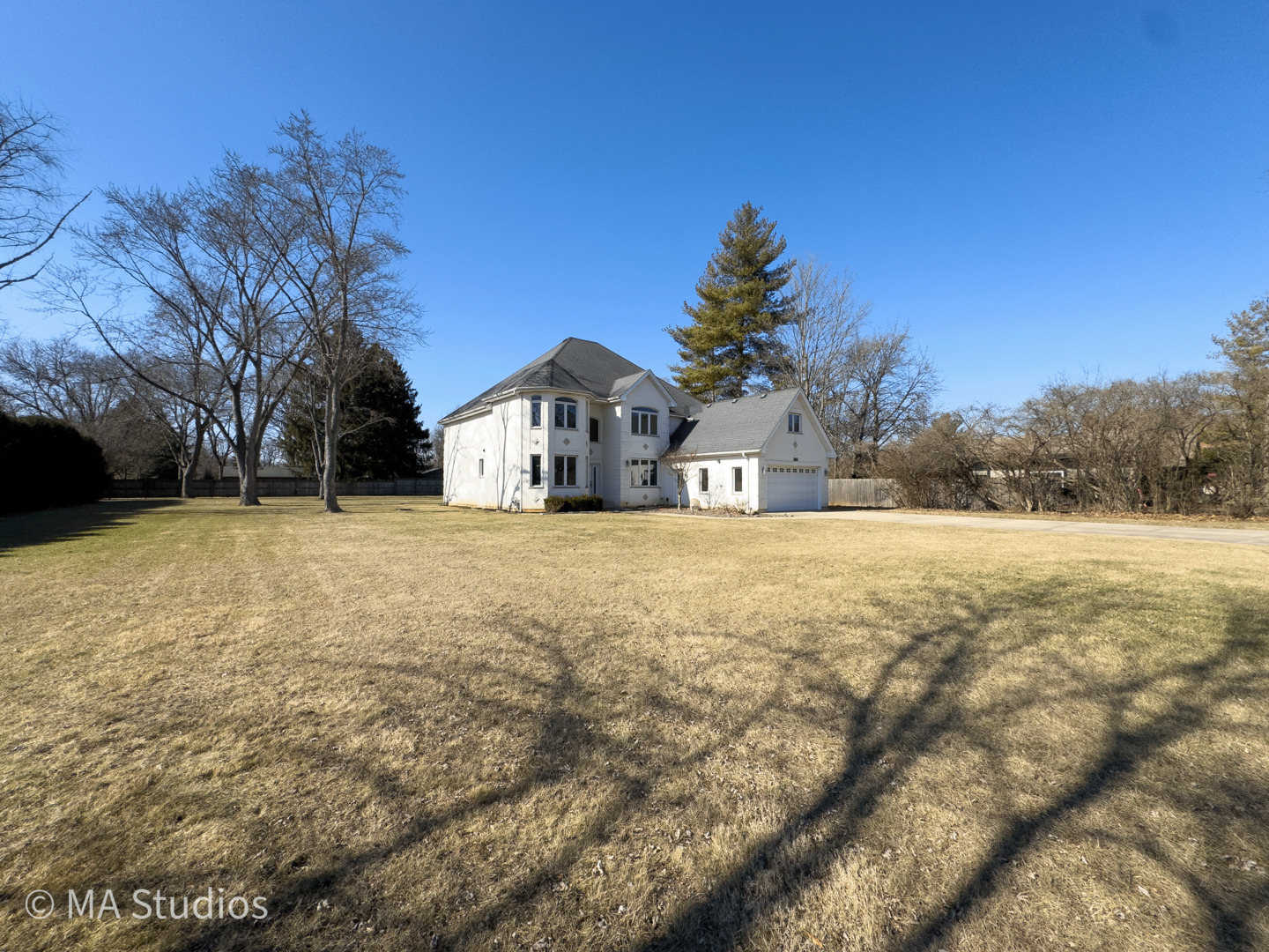 9030 Elm Avenue, Burr Ridge, IL 60527