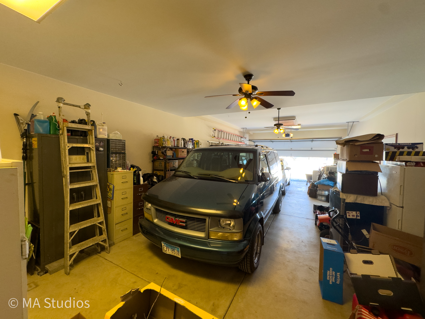 9030 Elm Avenue, Burr Ridge, IL 60527