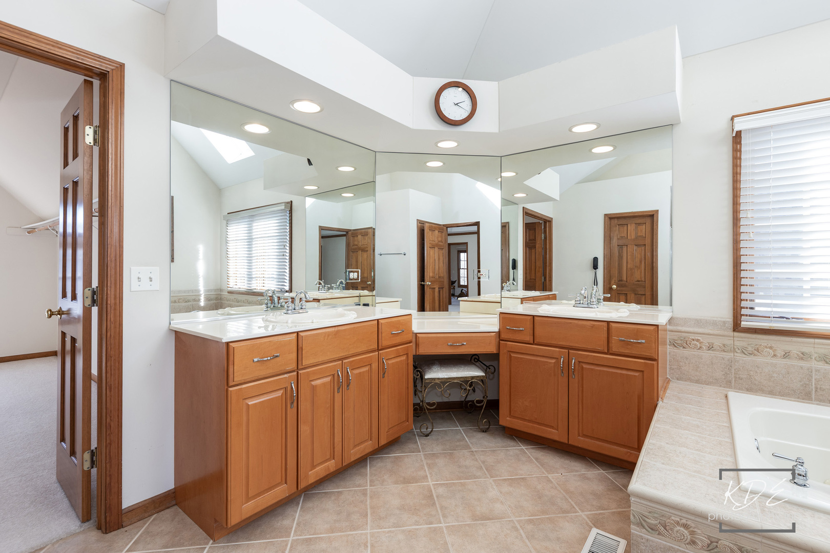 3307 Danlaur Court, Naperville, IL 60564