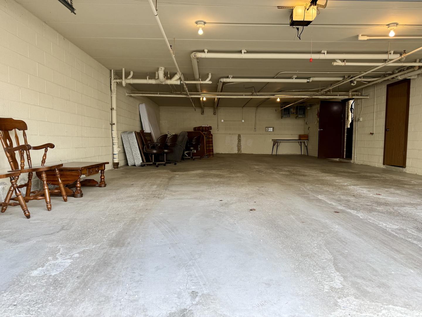 9050 Del Prado Drive #1S, Palos Hills, IL 60465