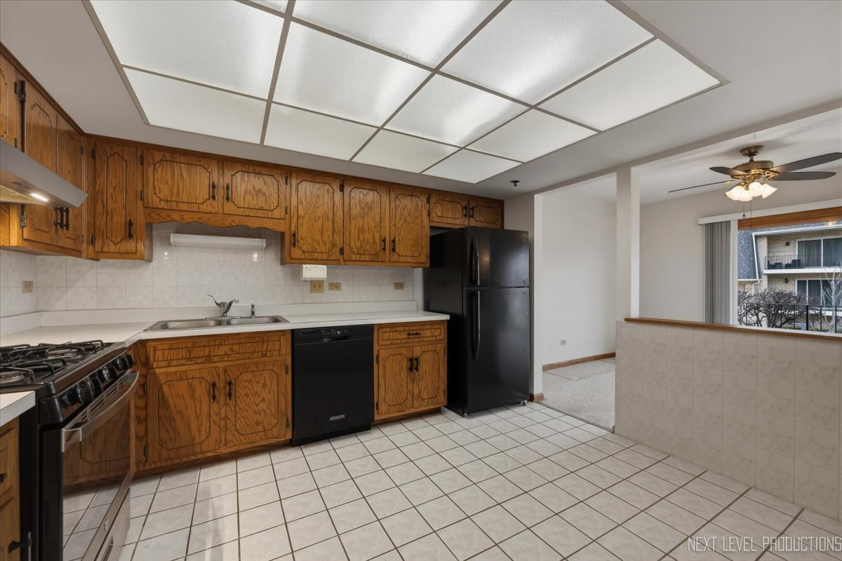 9050 Del Prado Drive #1S, Palos Hills, IL 60465