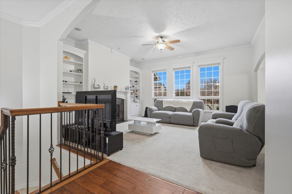 10 Timbers Court, Bloomington, IL 61701