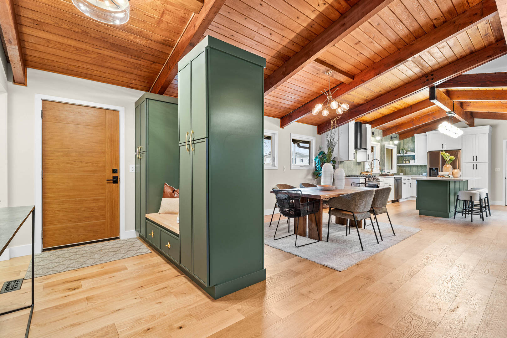 461 W Grantley Avenue, Elmhurst, IL 60126