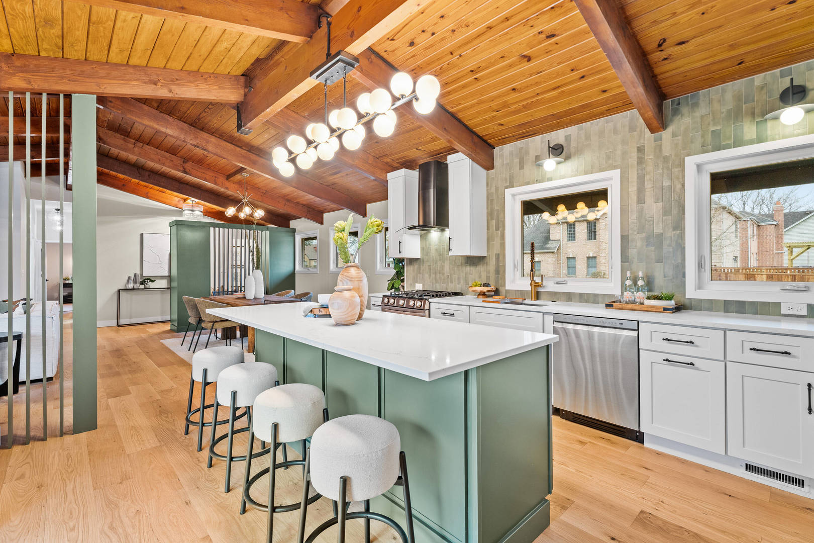 461 W Grantley Avenue, Elmhurst, IL 60126