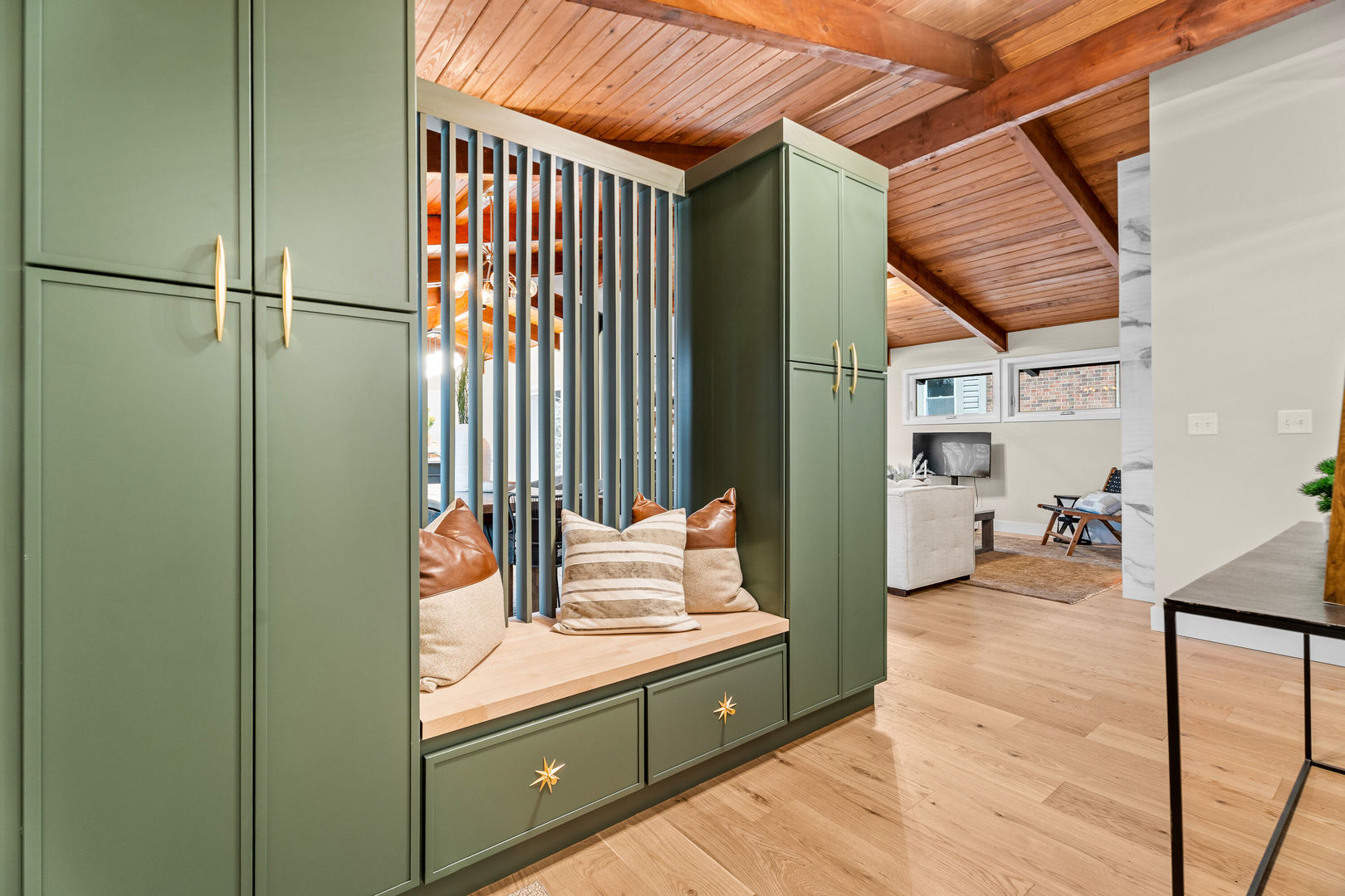 461 W Grantley Avenue, Elmhurst, IL 60126