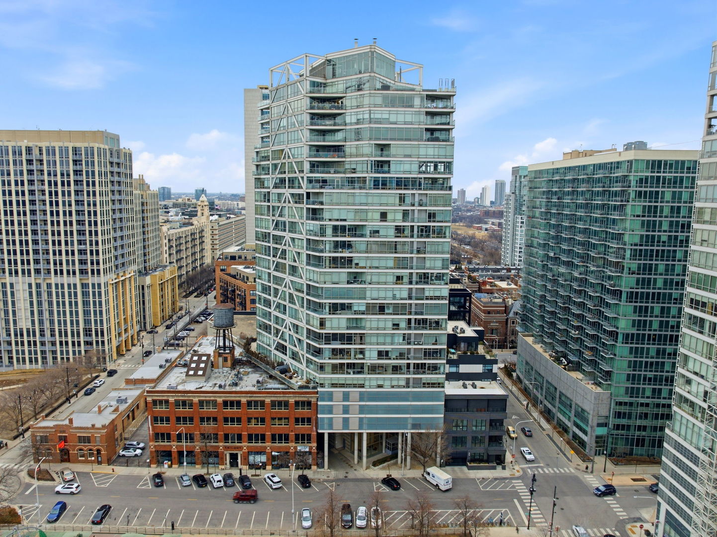 510 W Erie Street #1305, Chicago, IL 60654