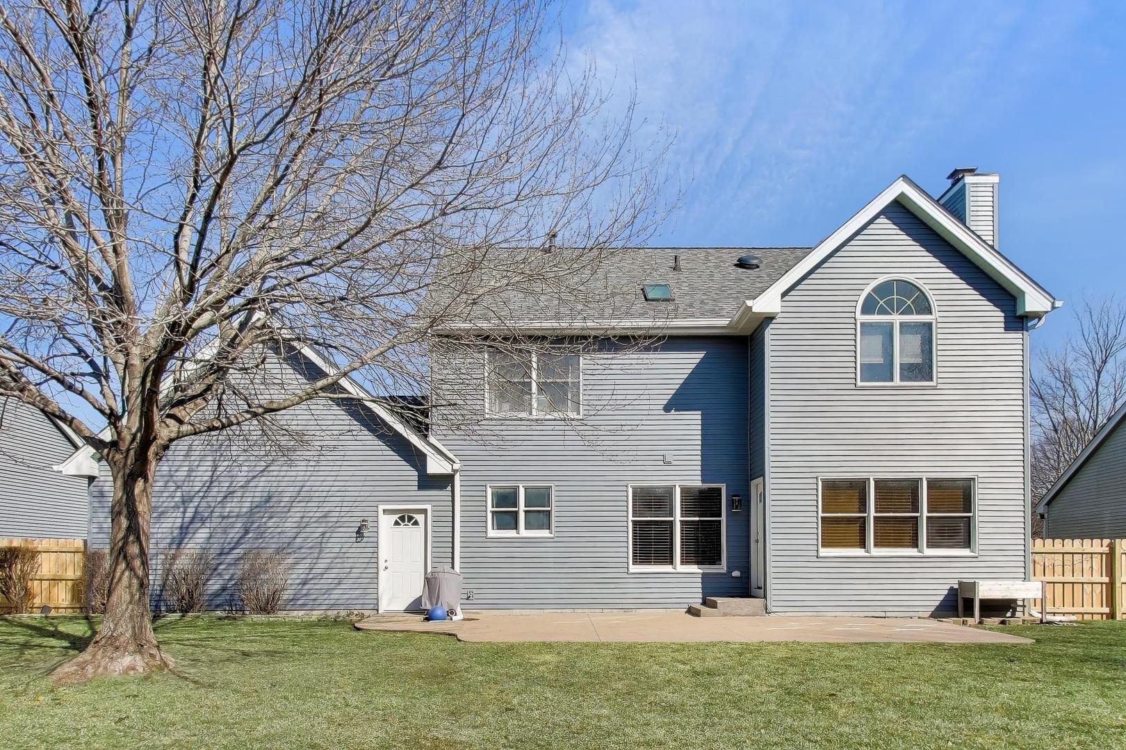 850 Tartans Drive, West Dundee, IL 60118