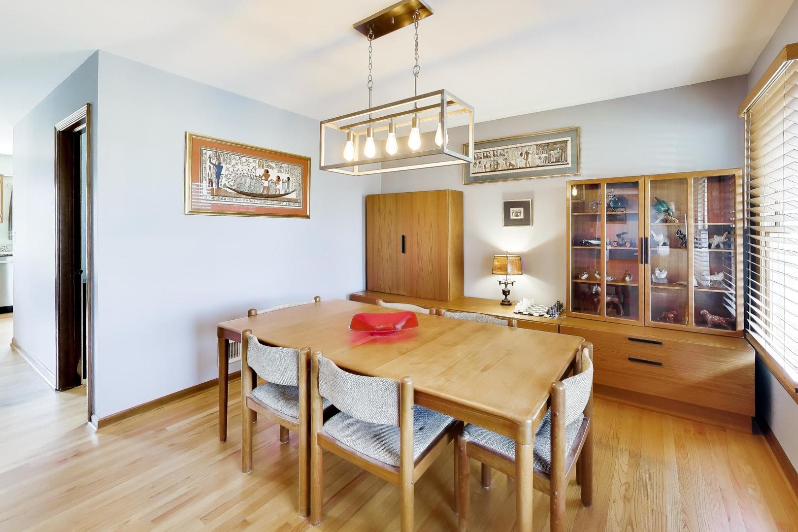 850 Tartans Drive, West Dundee, IL 60118