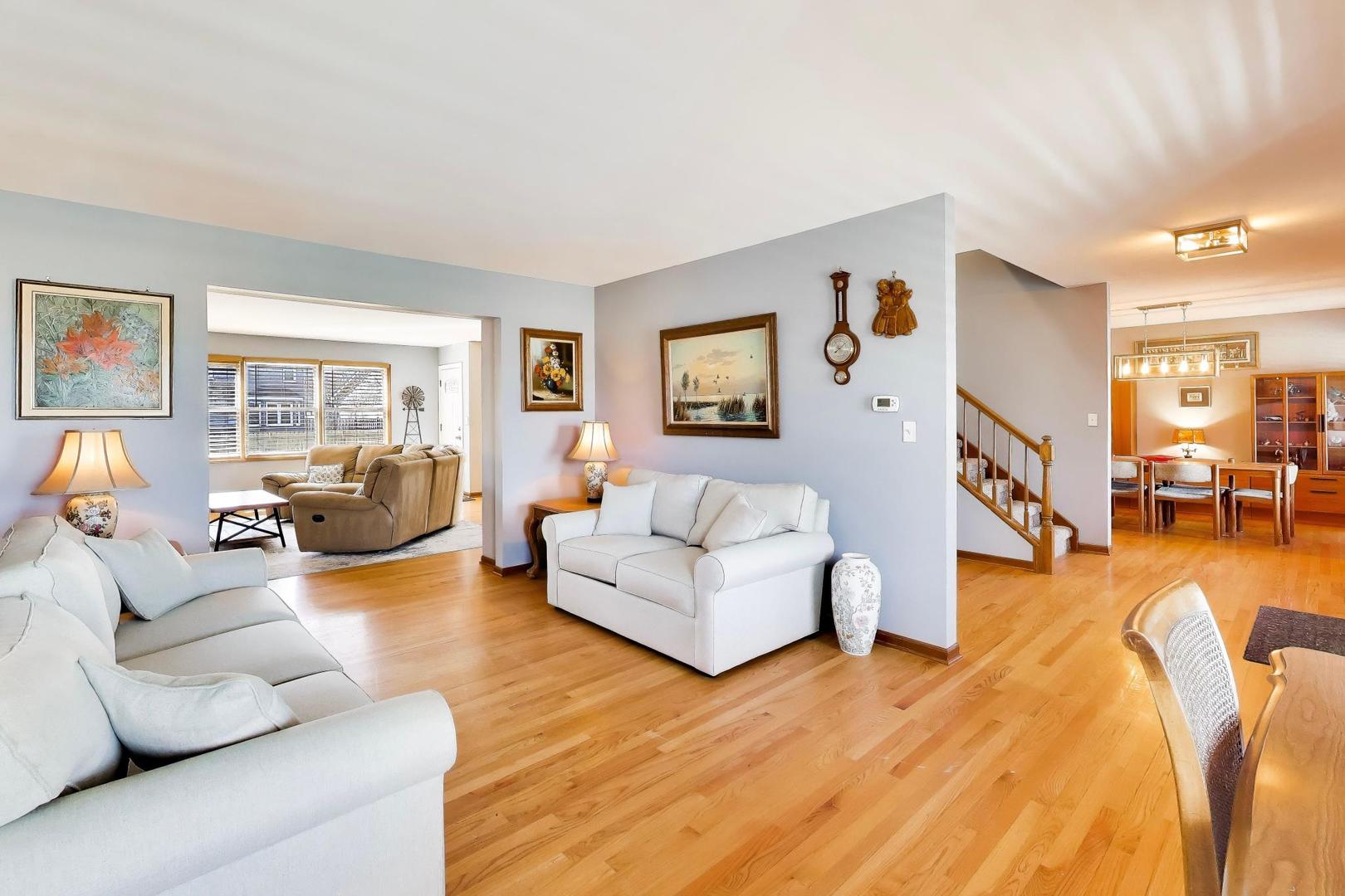 850 Tartans Drive, West Dundee, IL 60118