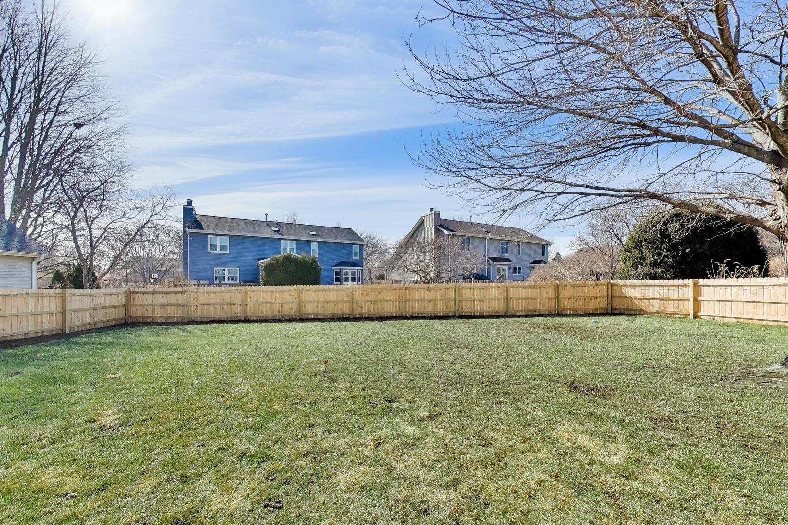 850 Tartans Drive, West Dundee, IL 60118