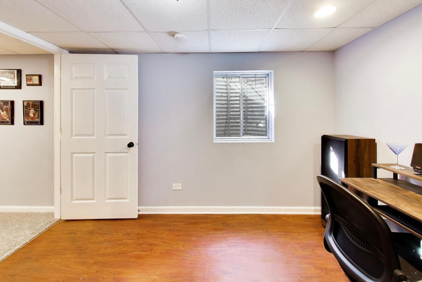 850 Tartans Drive, West Dundee, IL 60118