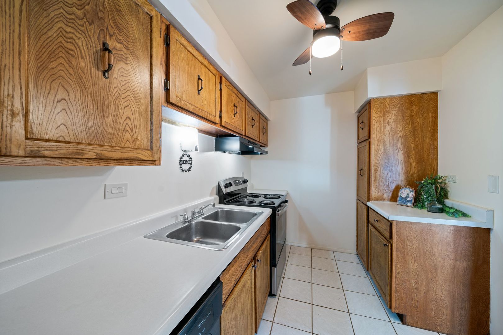 826 E Old Willow Road #103, Prospect Heights, IL 60070