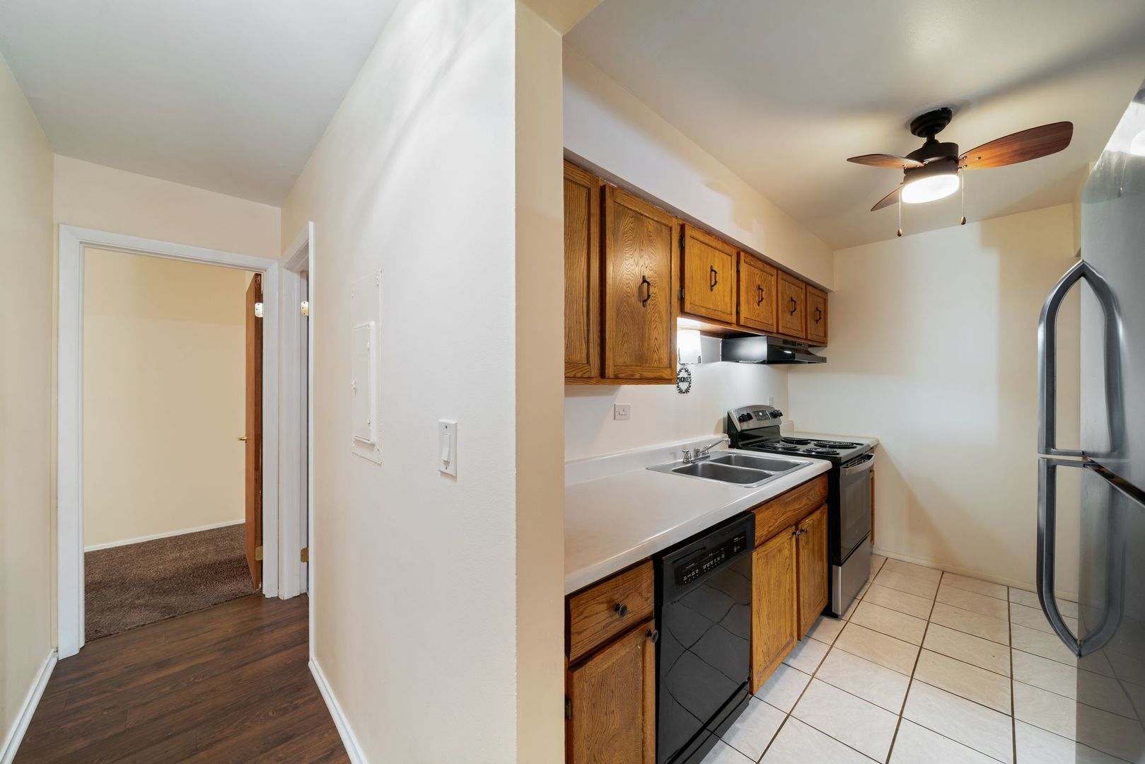 826 E Old Willow Road #103, Prospect Heights, IL 60070