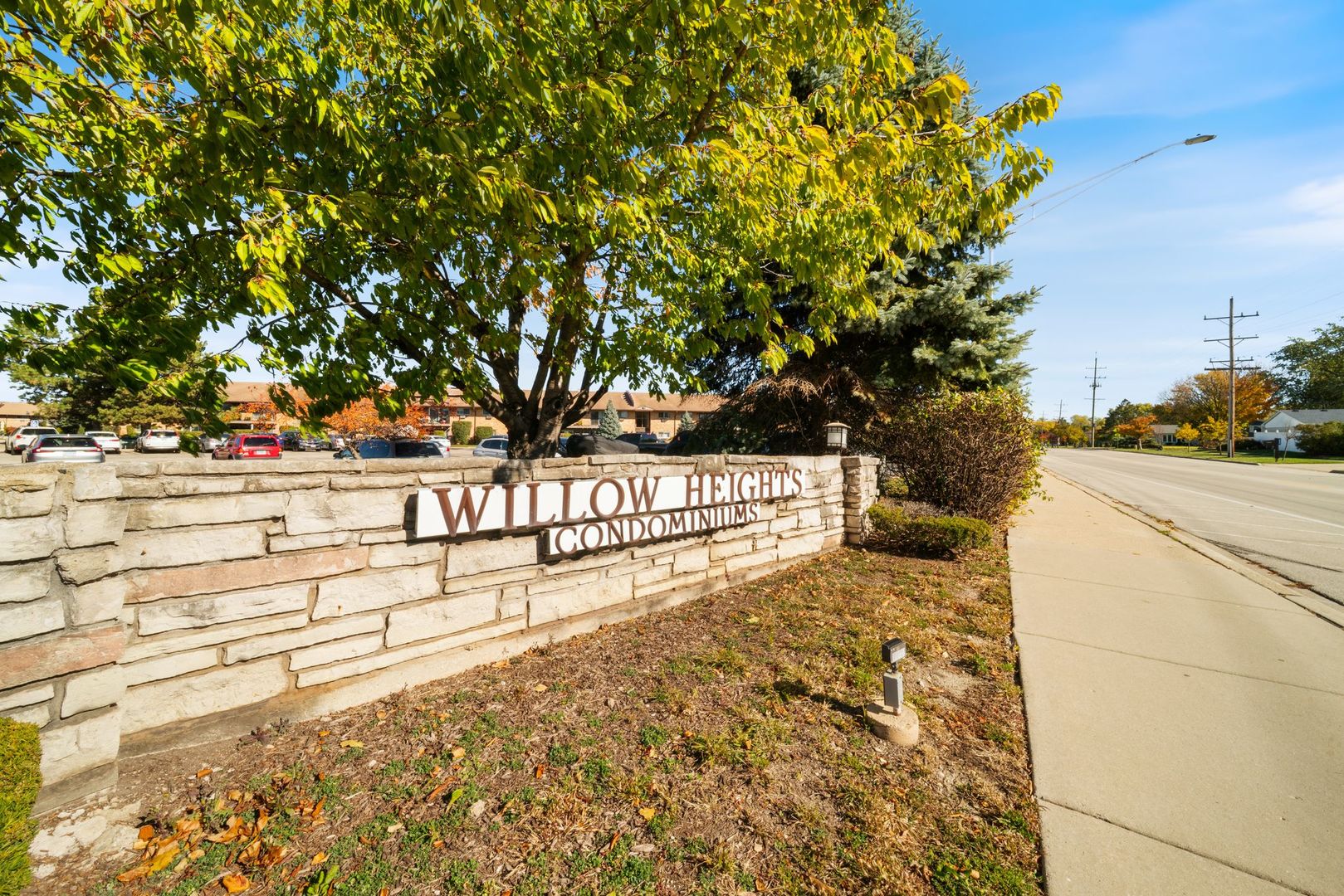 826 E Old Willow Road #103, Prospect Heights, IL 60070