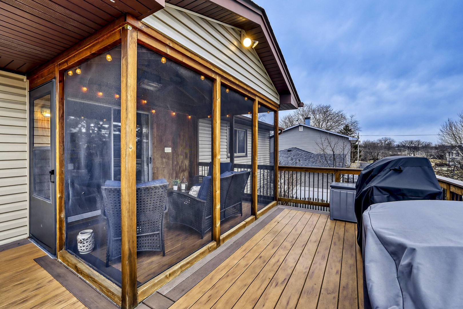 4175 Victoria Drive, Hoffman Estates, IL 60192