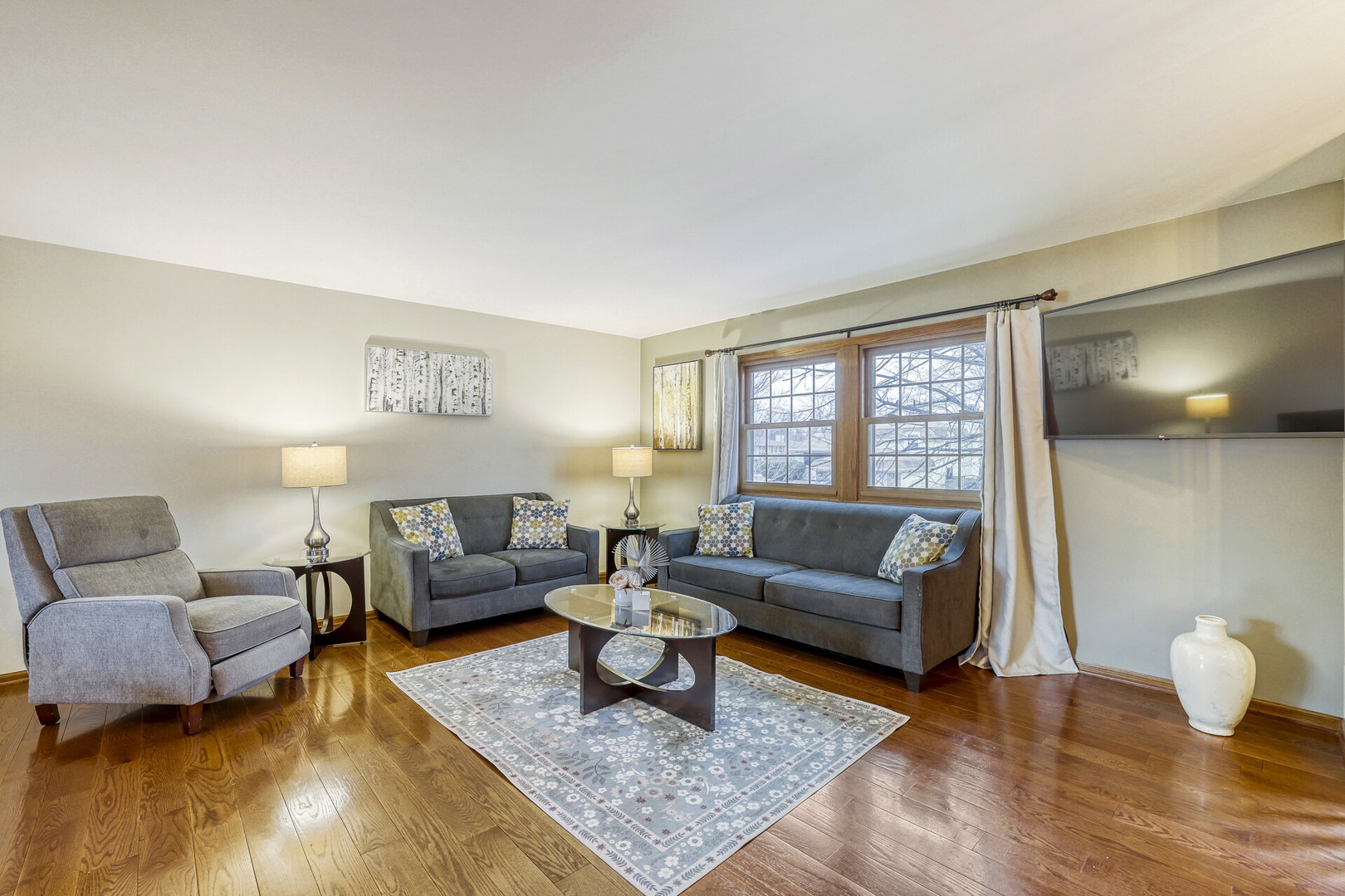 4175 Victoria Drive, Hoffman Estates, IL 60192