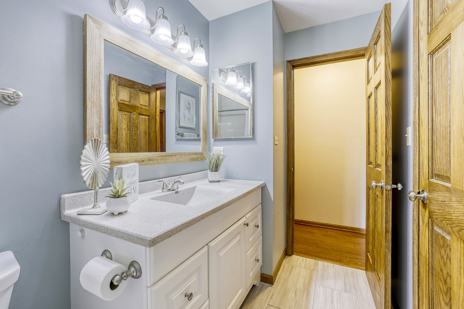 4175 Victoria Drive, Hoffman Estates, IL 60192