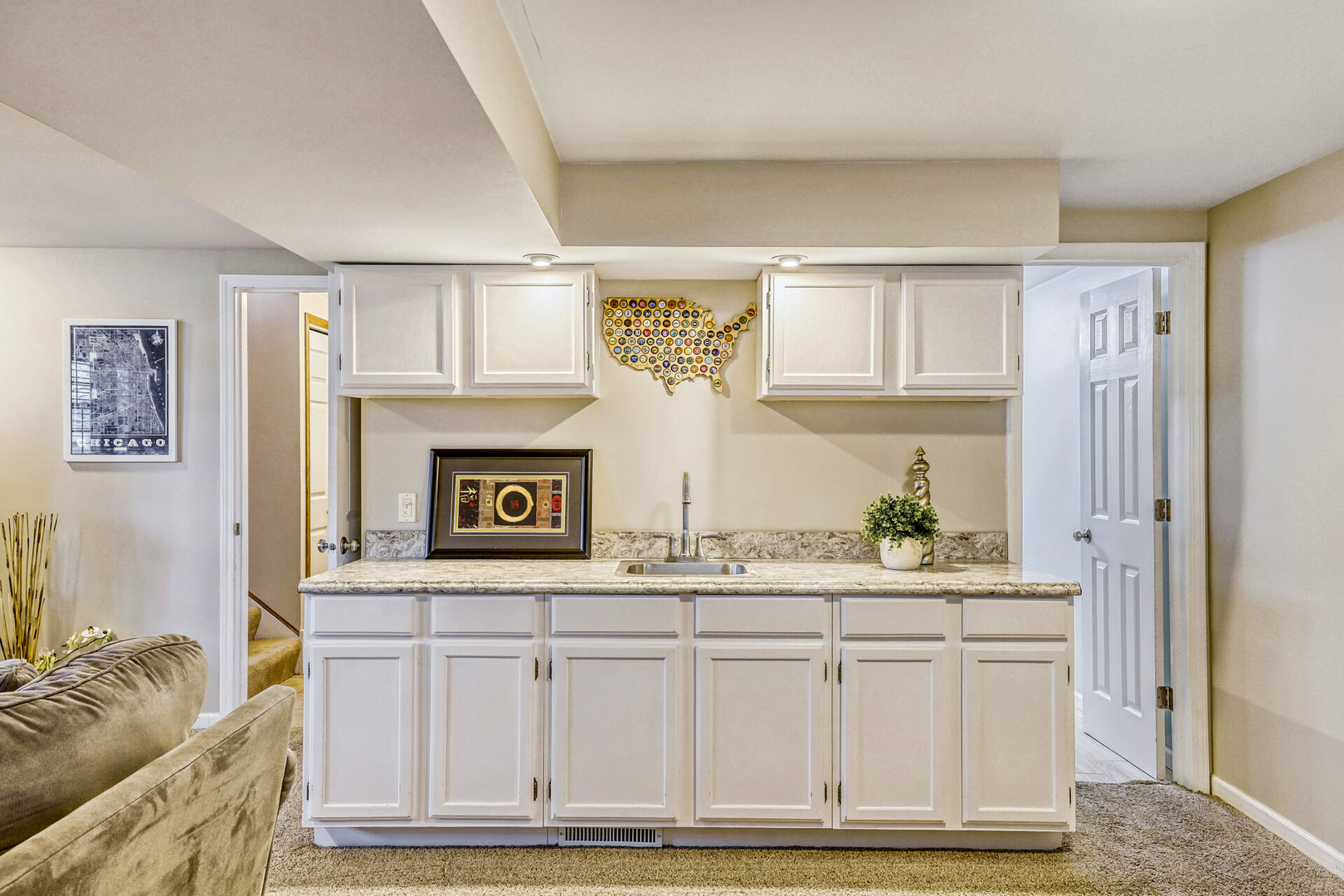 4175 Victoria Drive, Hoffman Estates, IL 60192