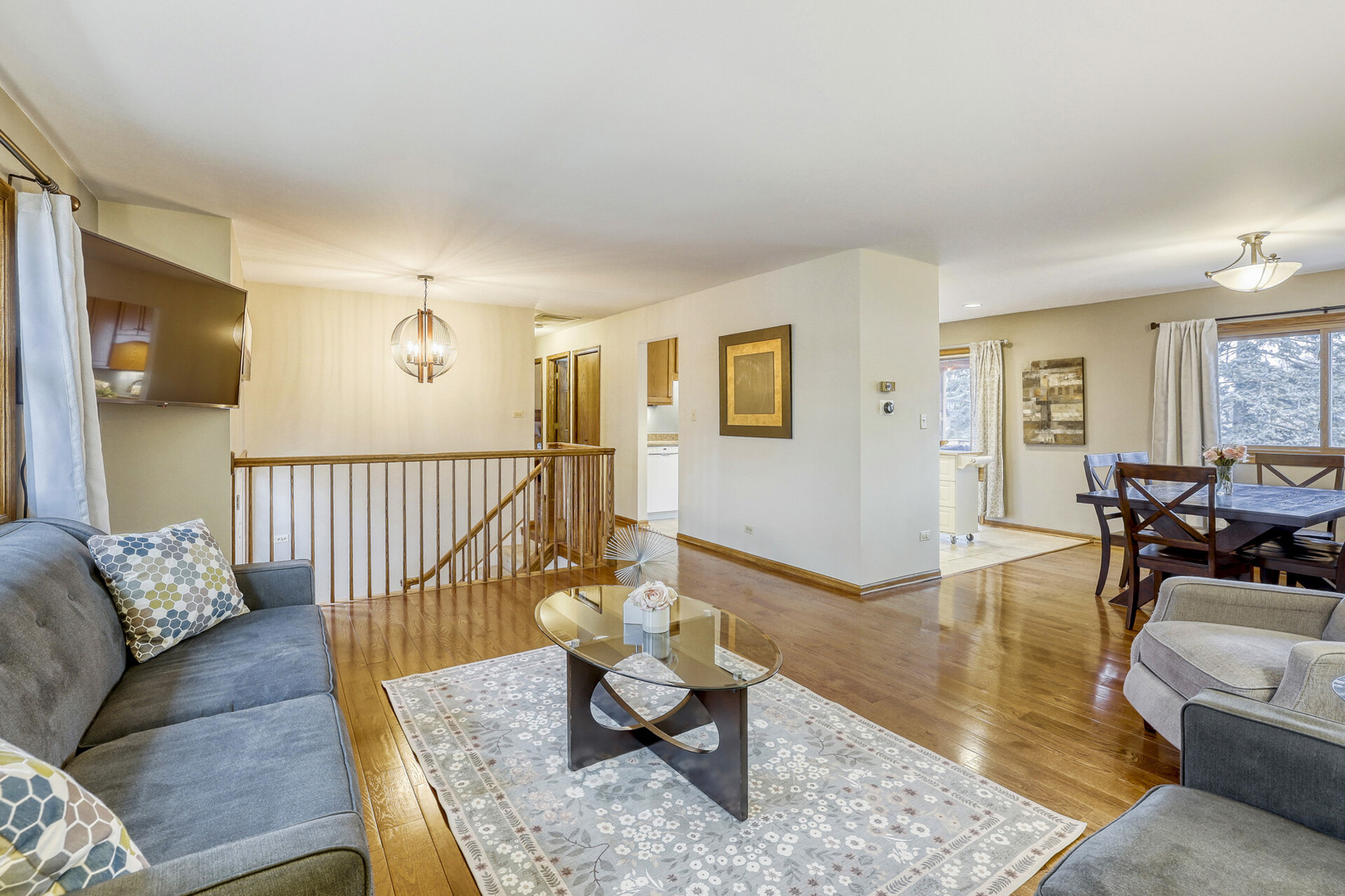 4175 Victoria Drive, Hoffman Estates, IL 60192