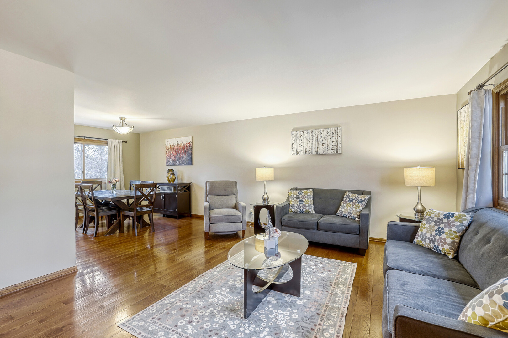 4175 Victoria Drive, Hoffman Estates, IL 60192