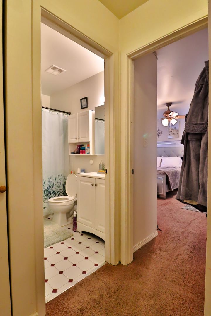 170 DUNTEMAN Drive #301, Glendale Heights, IL 60139