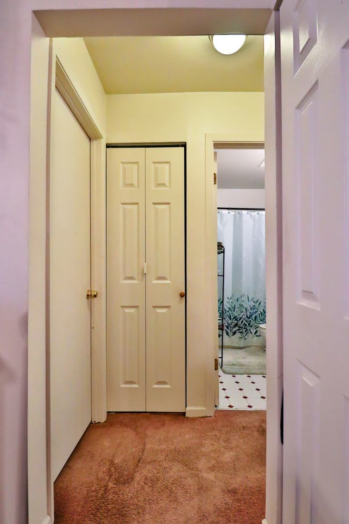 170 DUNTEMAN Drive #301, Glendale Heights, IL 60139