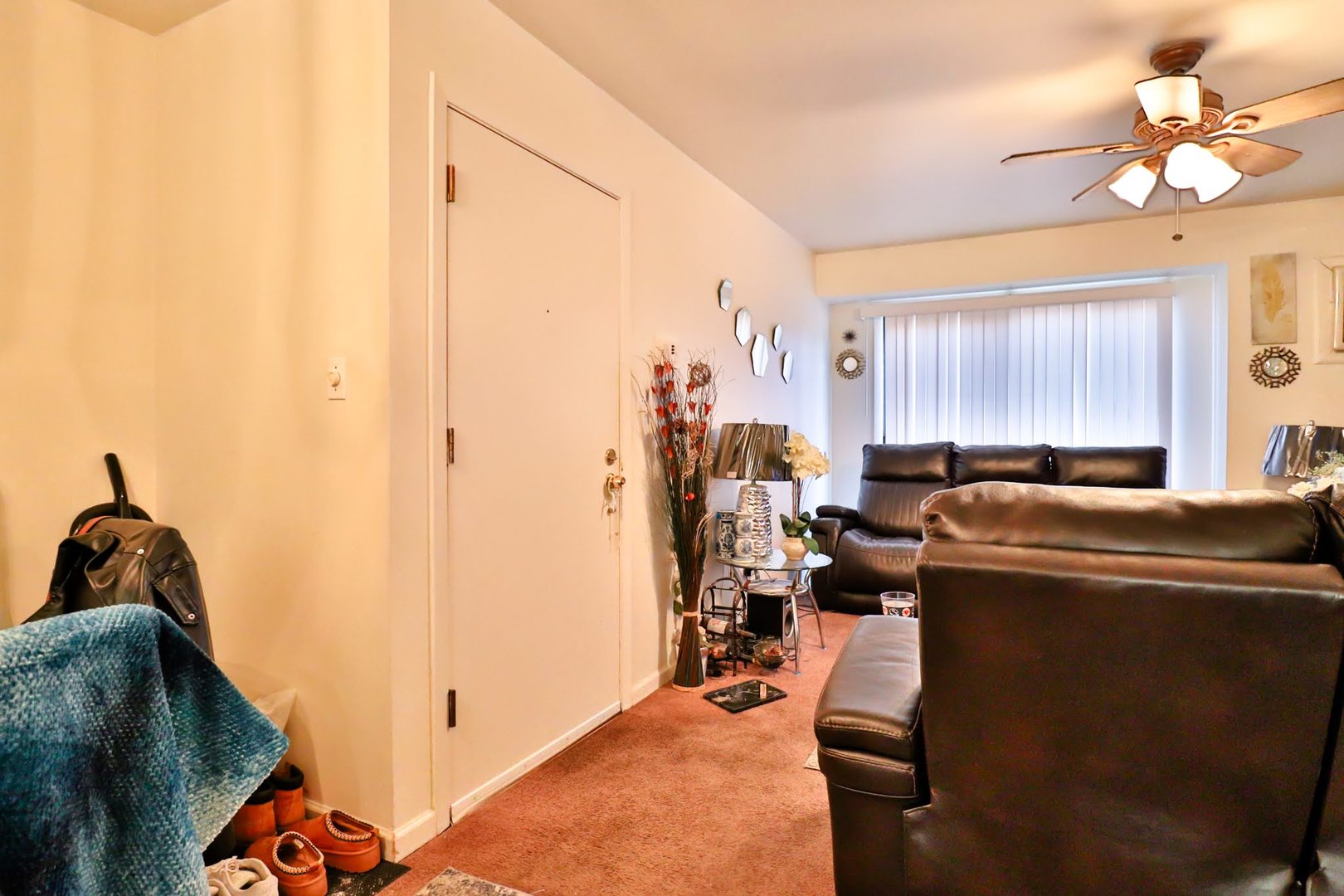 170 DUNTEMAN Drive #301, Glendale Heights, IL 60139