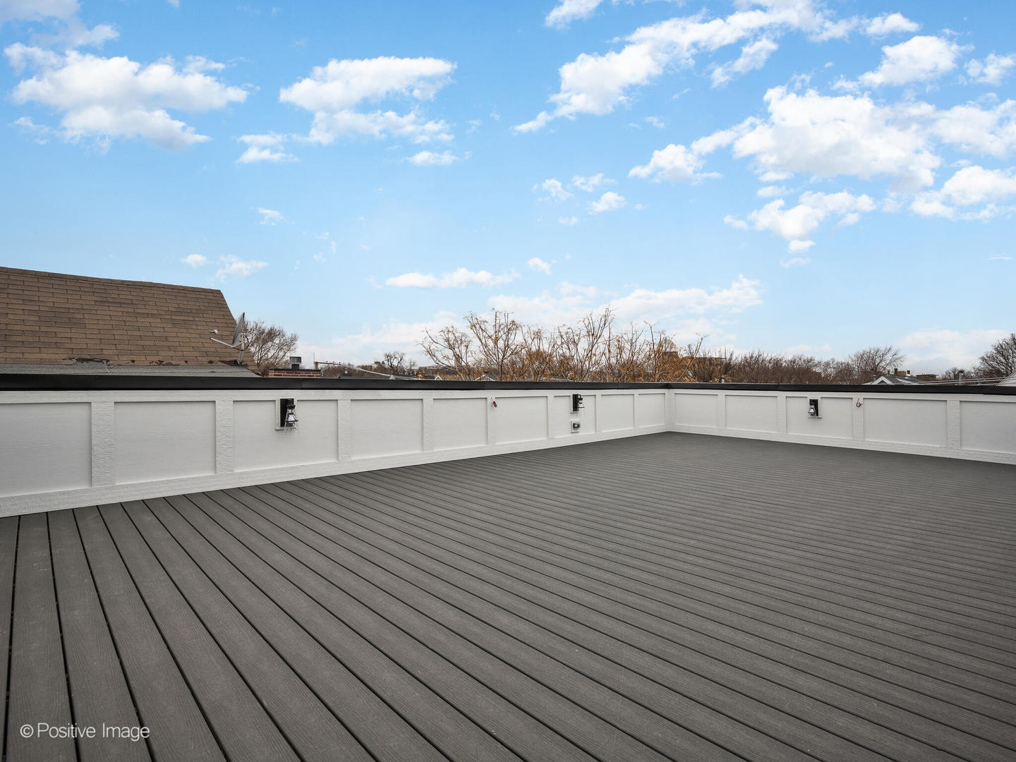 1228 W Wellington Avenue, Chicago, IL 60657