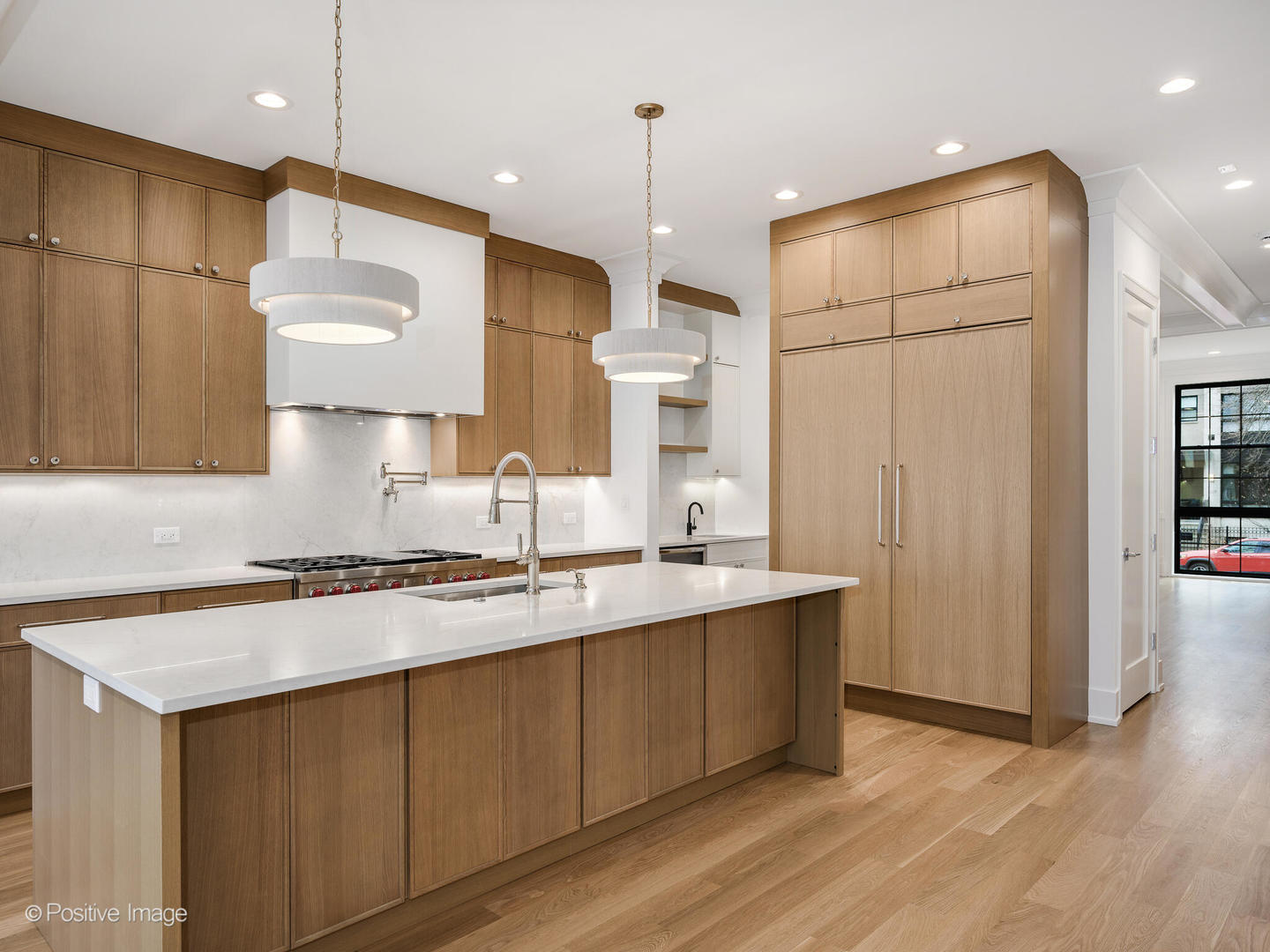 1228 W Wellington Avenue, Chicago, IL 60657