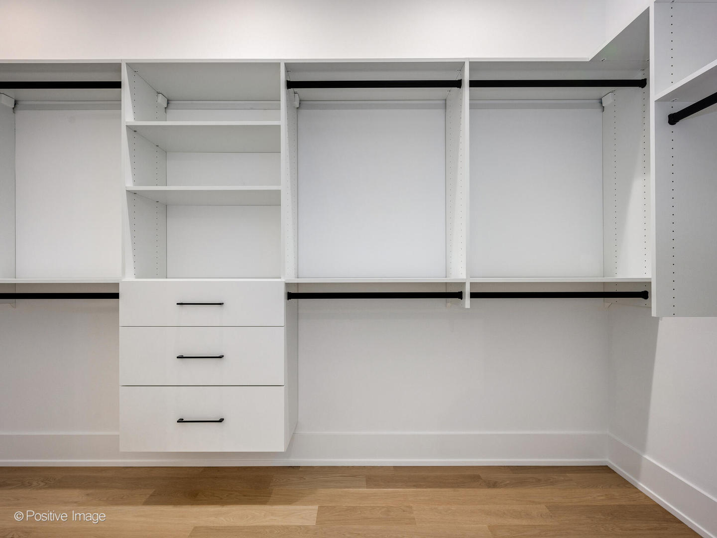 1228 W Wellington Avenue, Chicago, IL 60657