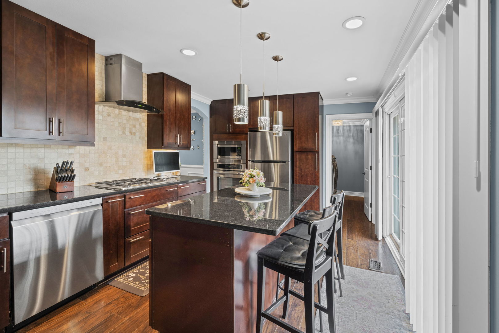 625 MORTON Street, Hoffman Estates, IL 60169