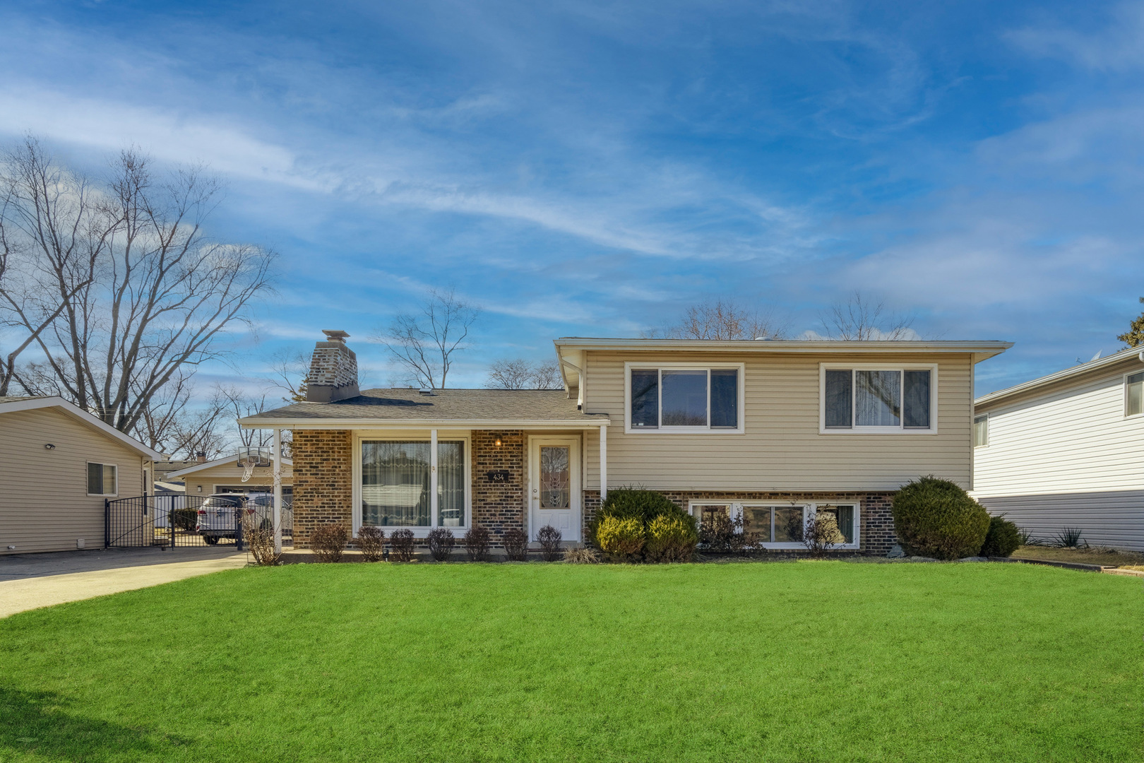 434 S Yale Avenue, Addison, IL 60101