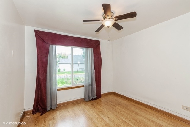 7050 Brighton Court #101, Woodridge, IL 60517