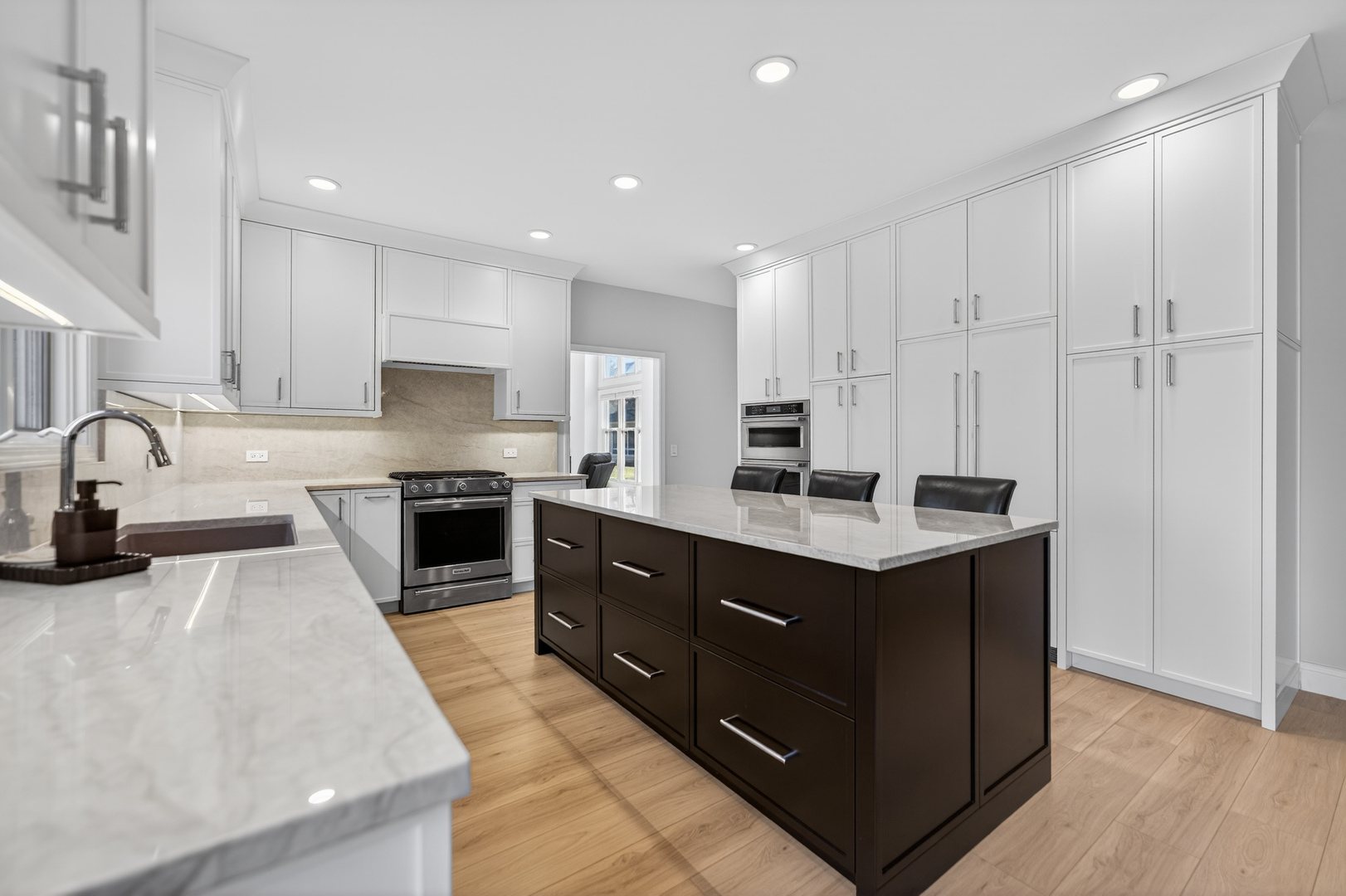 41W716 Hunters Hill Drive, St. Charles, IL 60175