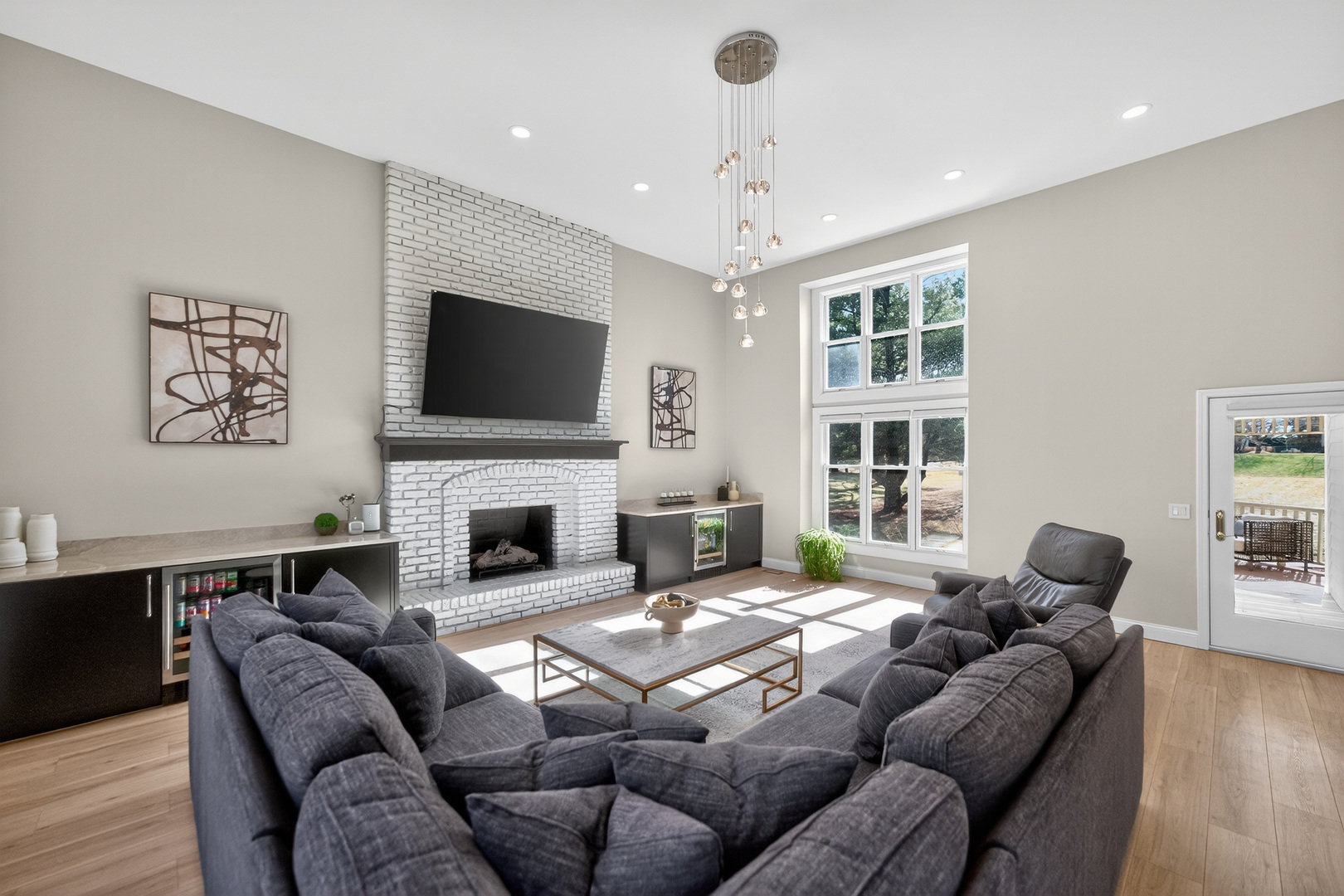 41W716 Hunters Hill Drive, St. Charles, IL 60175