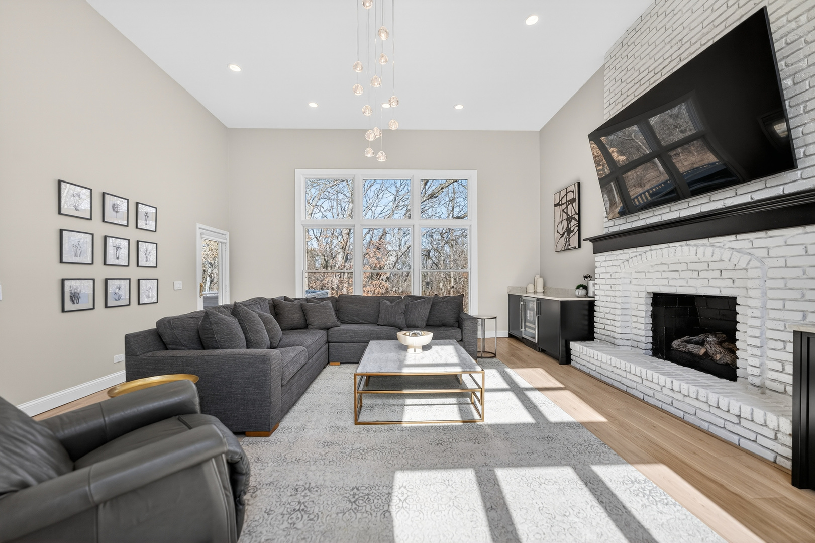 41W716 Hunters Hill Drive, St. Charles, IL 60175