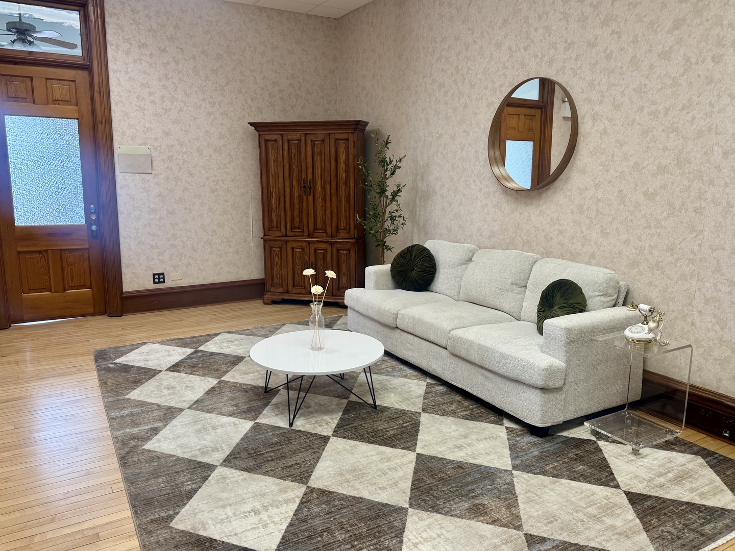 200 S Main Street #5, Naperville, IL 60540