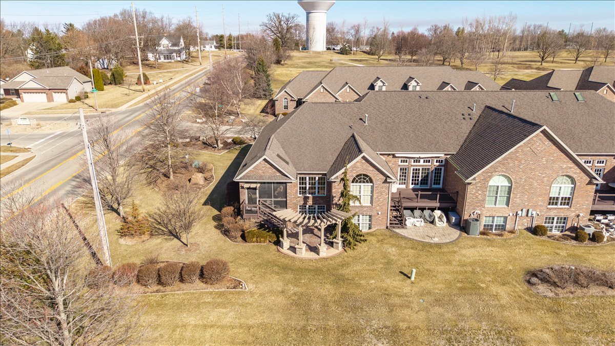 28 Prairie Vista Court, Bloomington, IL 61704