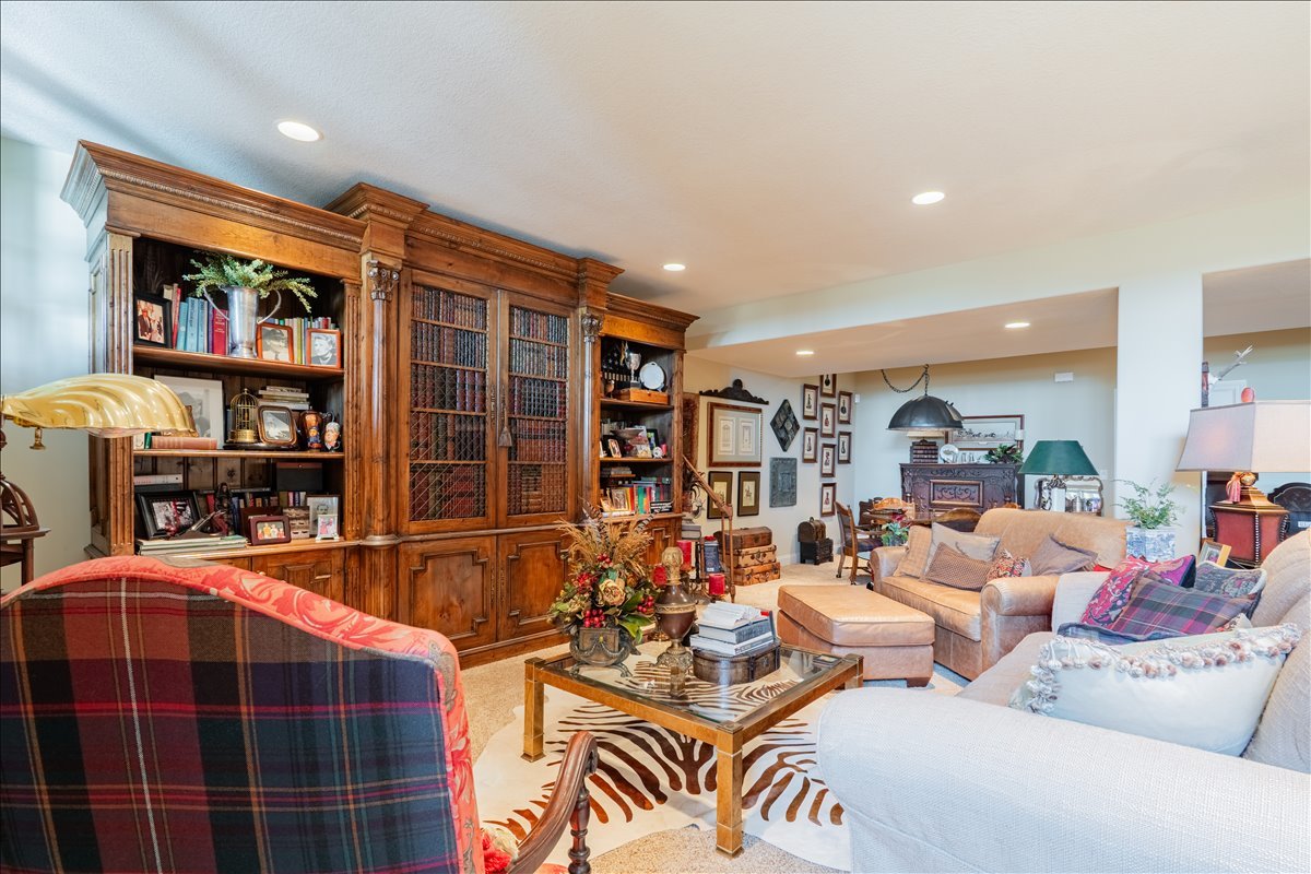 28 Prairie Vista Court, Bloomington, IL 61704