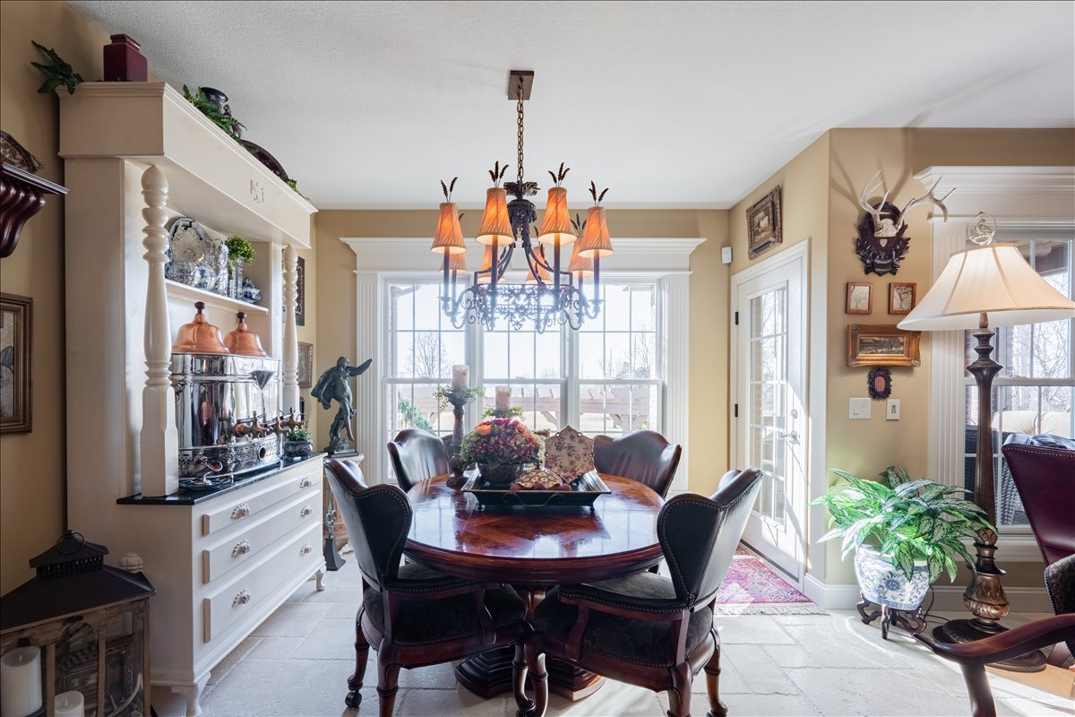 28 Prairie Vista Court, Bloomington, IL 61704