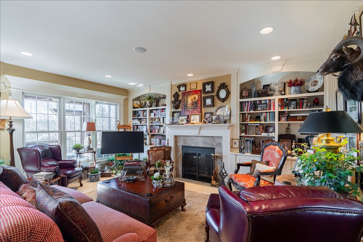 28 Prairie Vista Court, Bloomington, IL 61704