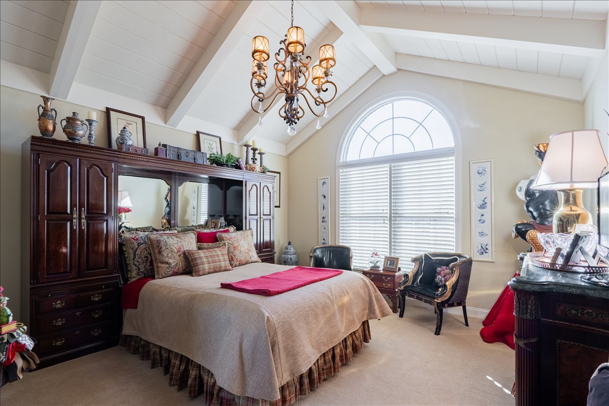 28 Prairie Vista Court, Bloomington, IL 61704