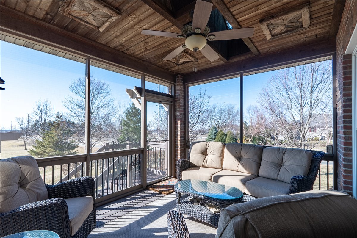 28 Prairie Vista Court, Bloomington, IL 61704