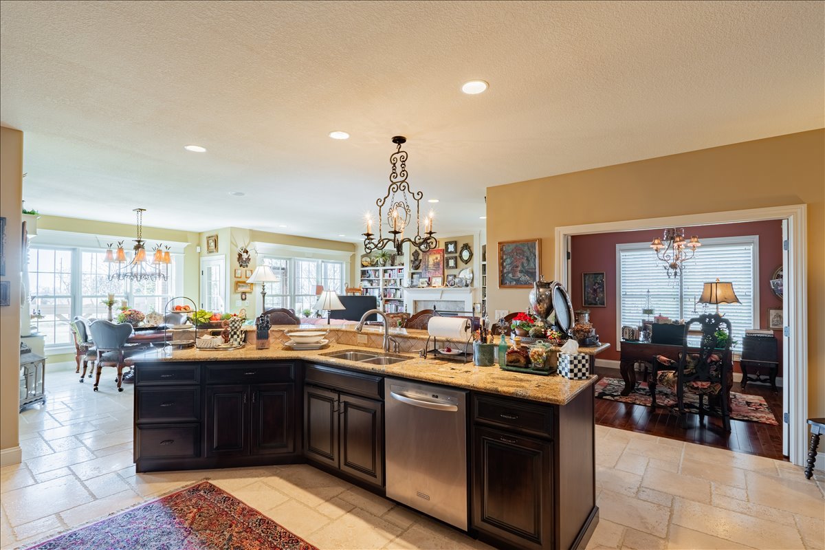 28 Prairie Vista Court, Bloomington, IL 61704